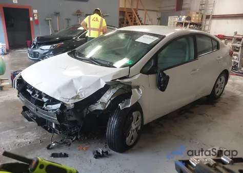 2018 Kia Forte Lx из США, поврежденный, VIN 3KPFK4A75JE179426